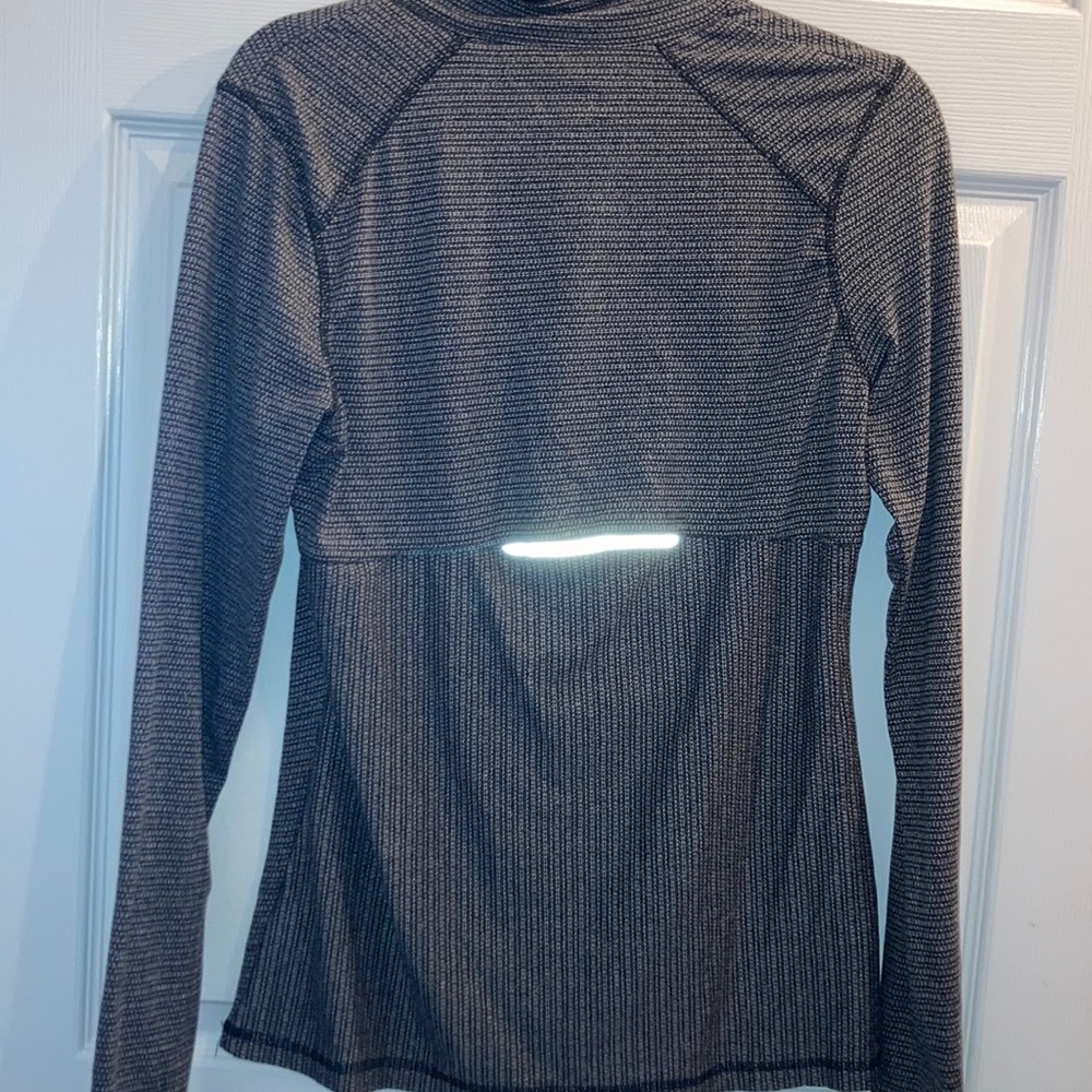 Work out pull over. - Picture 4 of 4